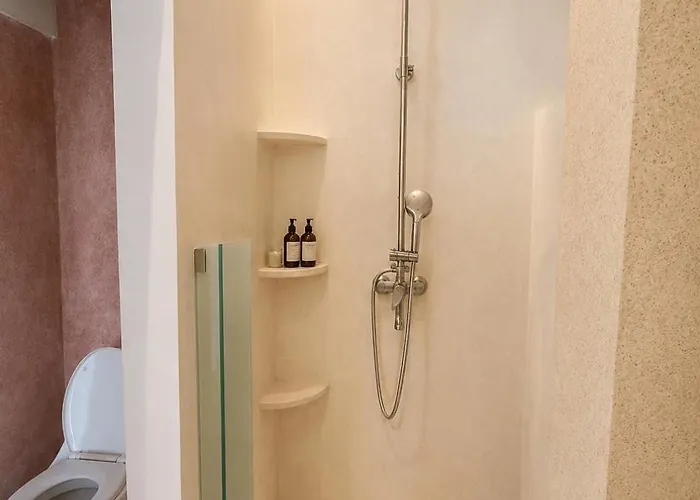 Beautiful 1br Villa, Center スミニャック