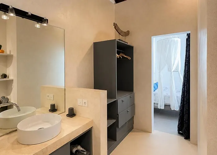 ヴィラ Beautiful 1br Villa, Center *